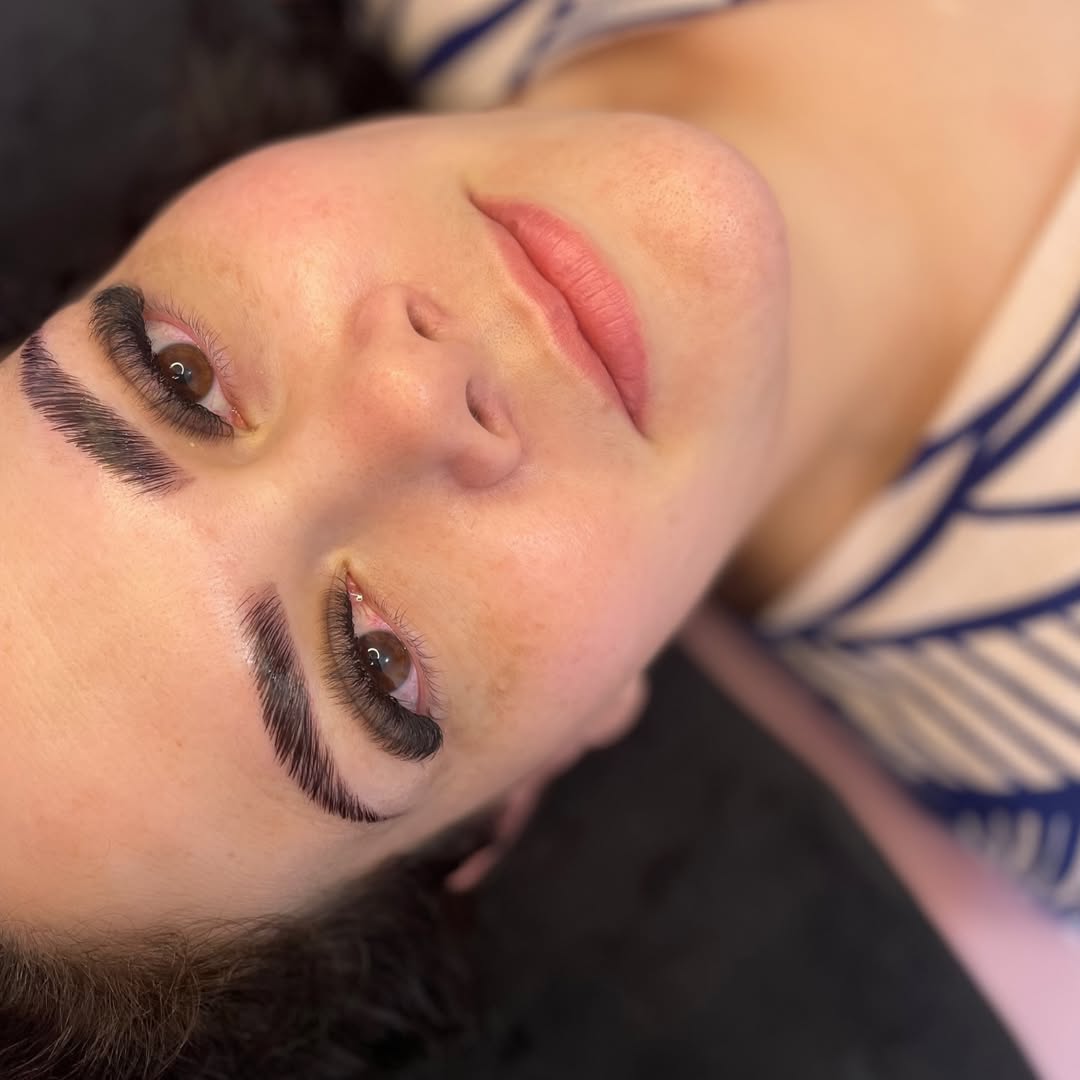 Design de sobrancelhas